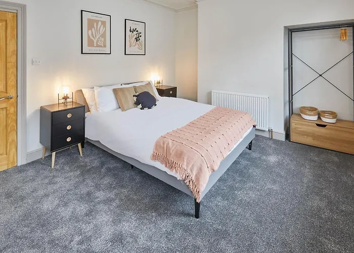Host & Stay - Clifton House