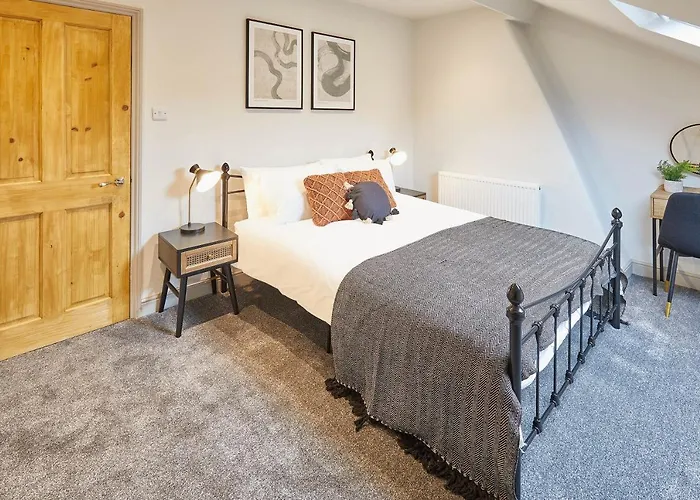Host & Stay - Clifton House